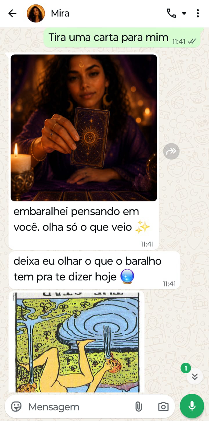 A Mira tirando uma carta de tarô pra você
